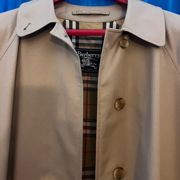Women's’/Men’s Burberry Trench Coat - Extra Long - Picture 12 of 16